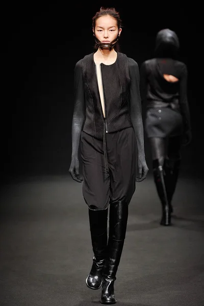 Look 27